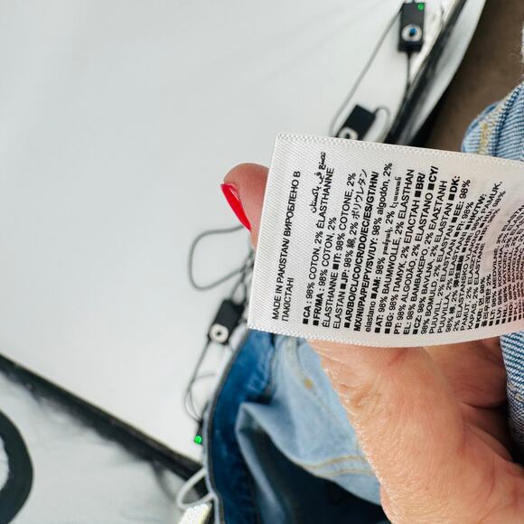 GAP High Rise Wide Leg Crop Jeans Light Wash Raw Hem Denim Size 12R - Picture 7 of 9